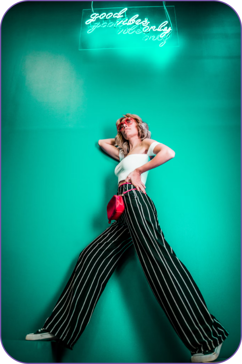 Modelo usando textil andino